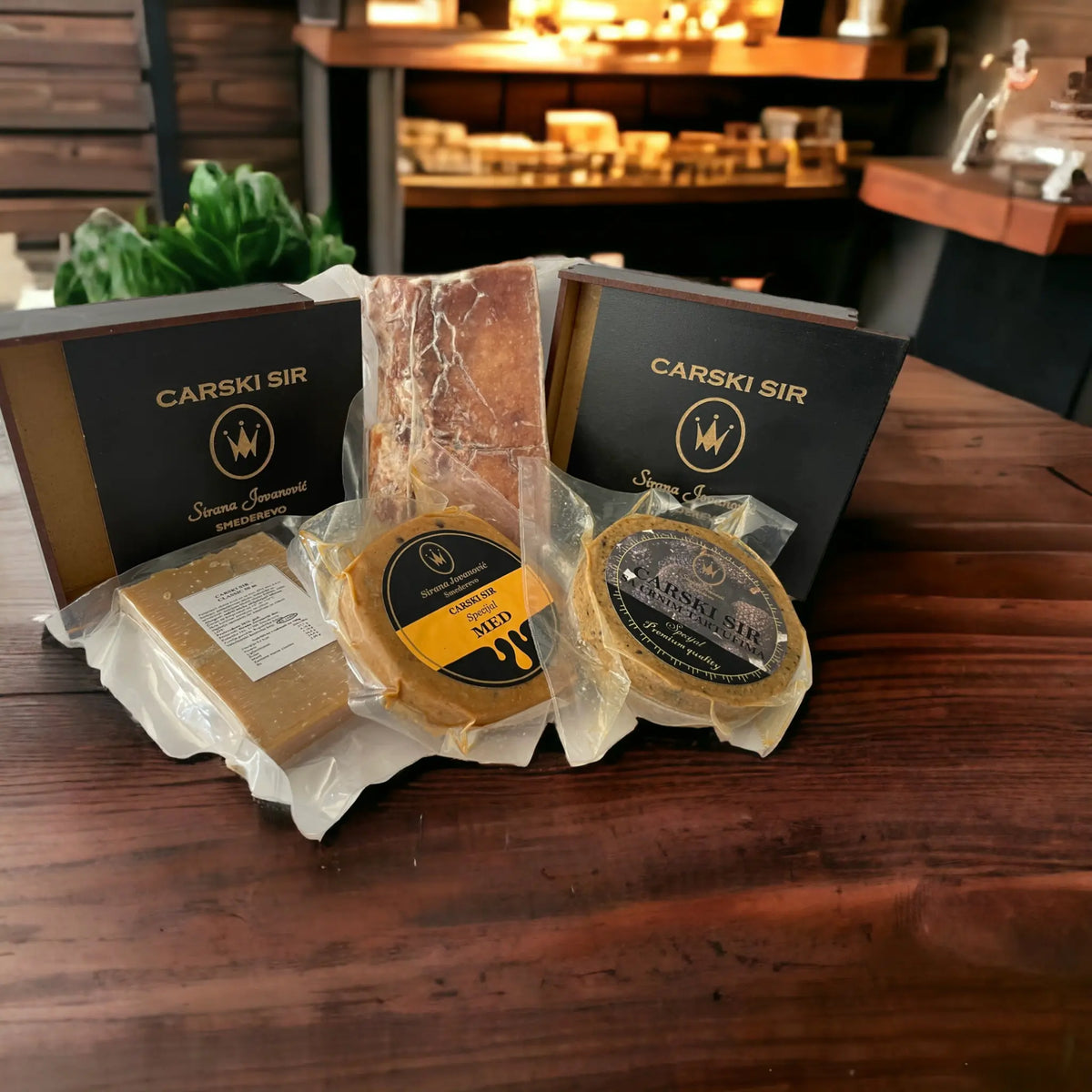 Sir Tvrdi punomasni KRAVLJI CARSKI SPECIAL U MEDU Sirana Jovanović 100g Delikatesi i tako to...