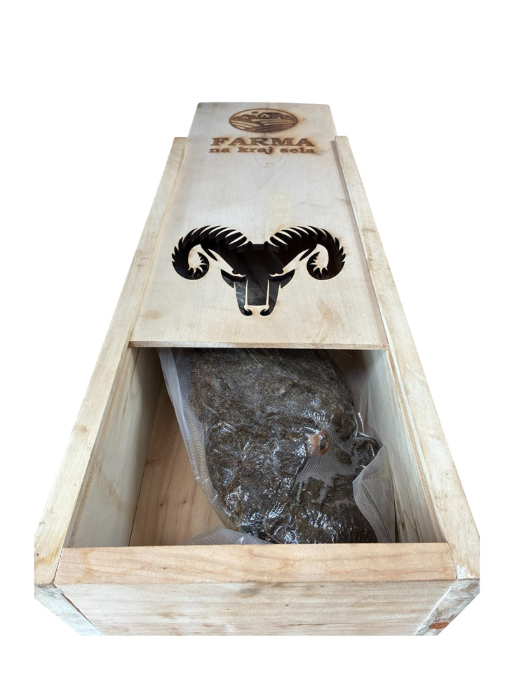 OVČIJI PRŠUT - CEO BUT bez dima FARMA NA KRAJ SELA 3.400kg